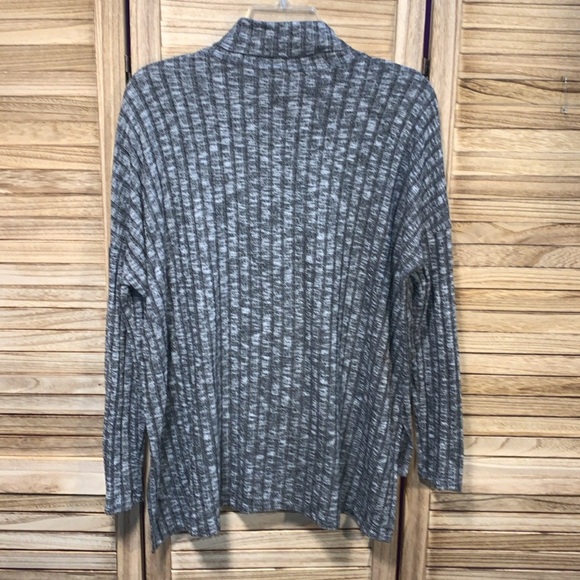 American Eagle Gray White Heathered Sweater Turtleneck Hi Low M - Picture 6 of 8